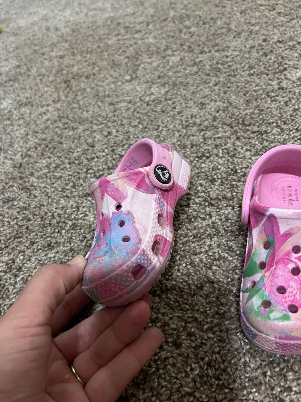 Crocs Pink Patterned Toddler Size 6c Girls Shoes Flaws - Picture 6 of 12